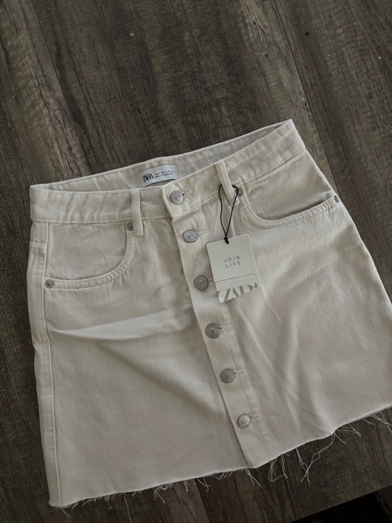 Zara Dresses & Skirts - ZARA Off-White Button-Front Denim Skirt